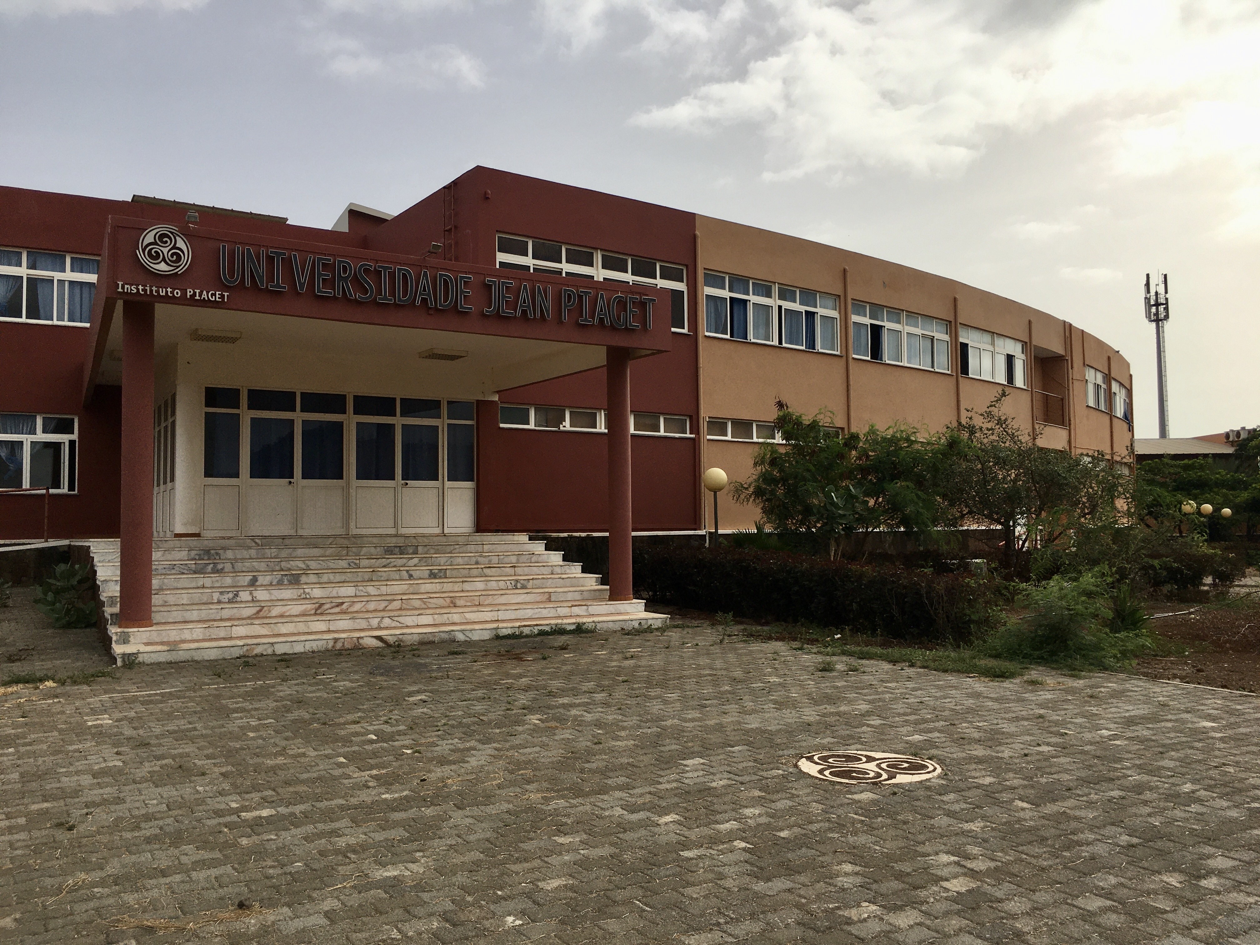 A Universidade - Universidade Jean Piaget de Cabo Verde